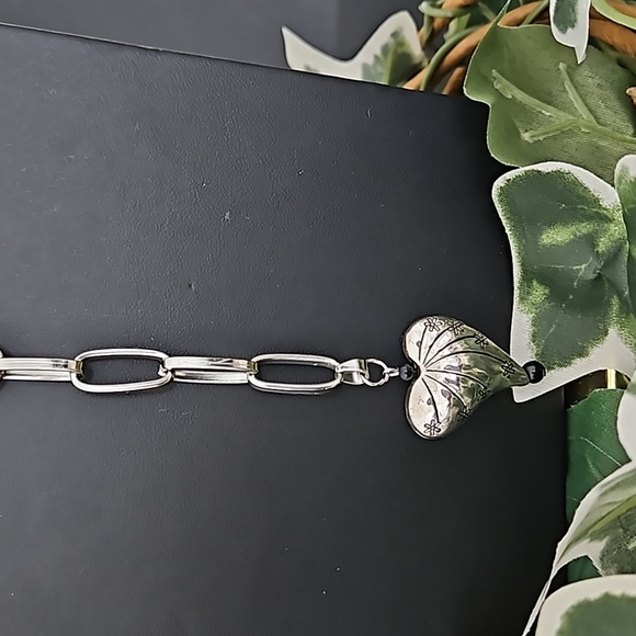 Large Link Chain Necklace with Heart Pendant - Picture 2 of 3